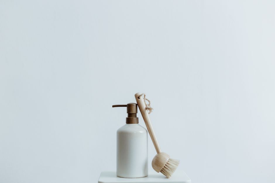 Essential oils and herbs for fall cleaning. Essential oils and herbs for fall cleaning.